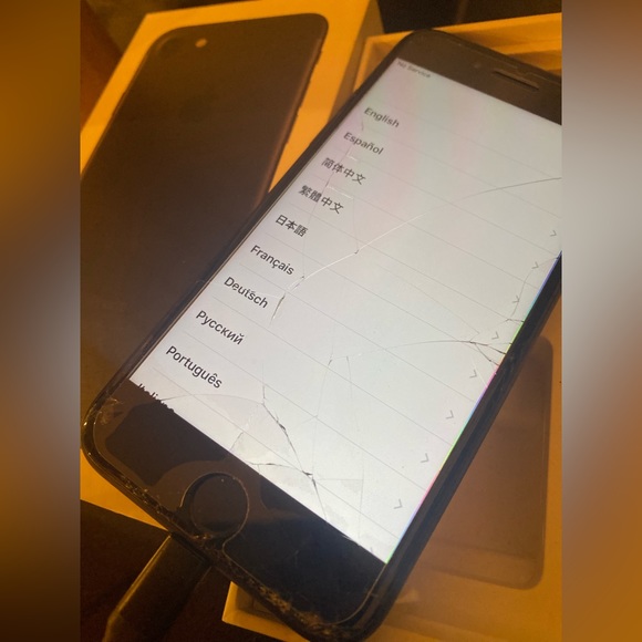 Black IPhone 7 - Picture 5 of 6